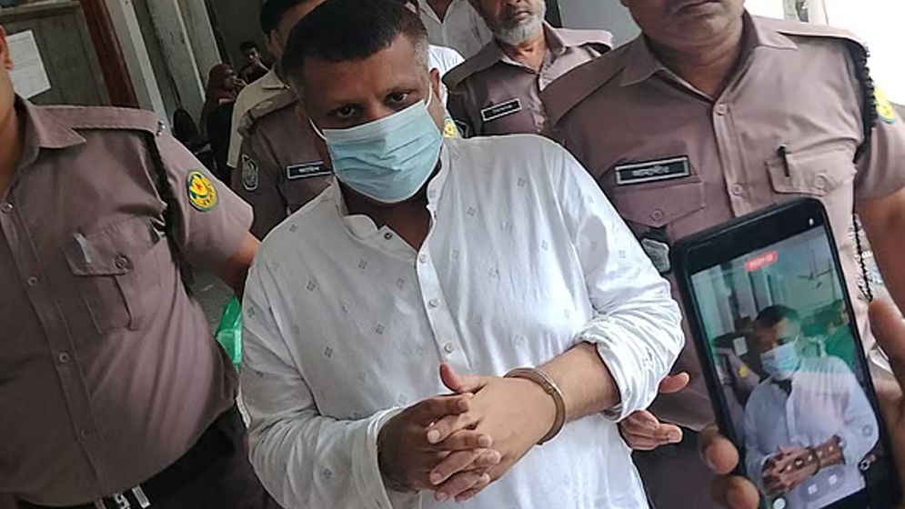 আদালতকক্ষে আইনজীবীর সঙ্গে বিরিয়ানি খেলেন রিজেন্টের সাহেদ