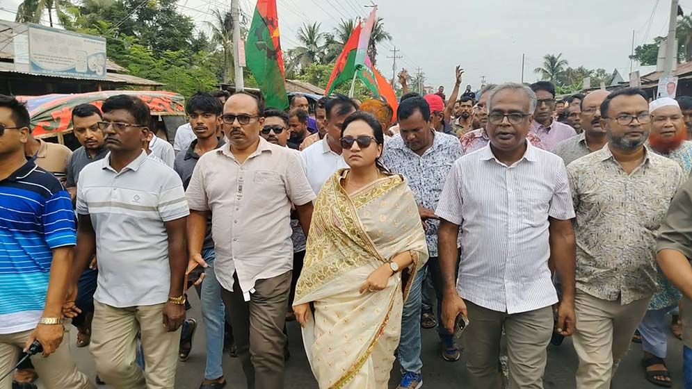 যতবার লুণ্ঠিত গণতন্ত্র, ততবারই ত্রাণকর্তা হয়ে আবির্ভূত বিএনপি