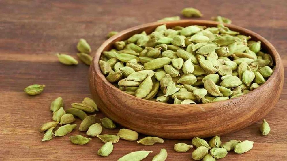 ওজন কমাতে যেভাবে এলাচ খাবেন