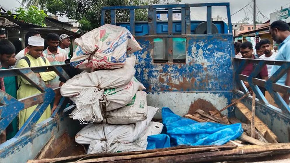 গোপালপুরে ৬০ কেজি গাঁজাসহ মাদককারবারি গ্রেফতার