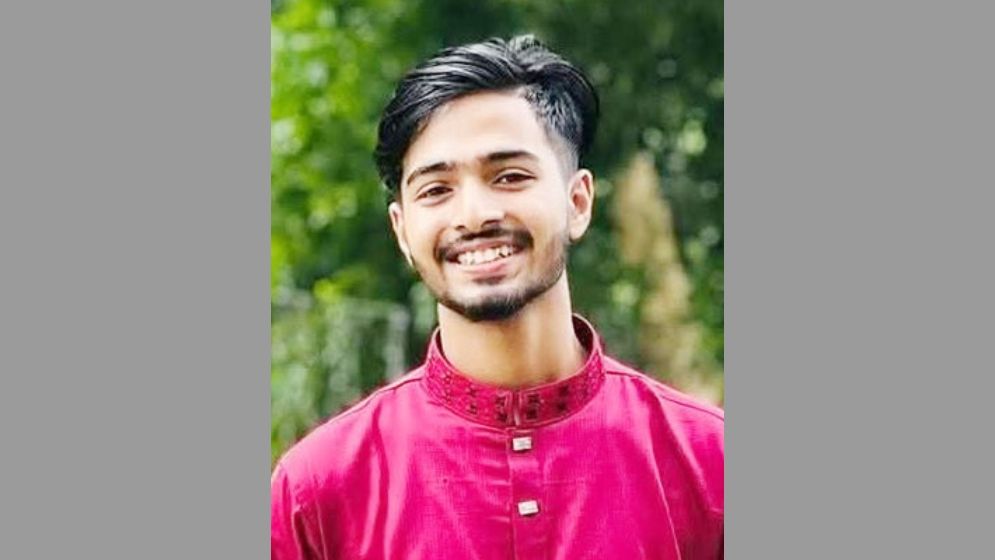শখের মোটরসাইকেলেই প্রাণ গেল তরুণের