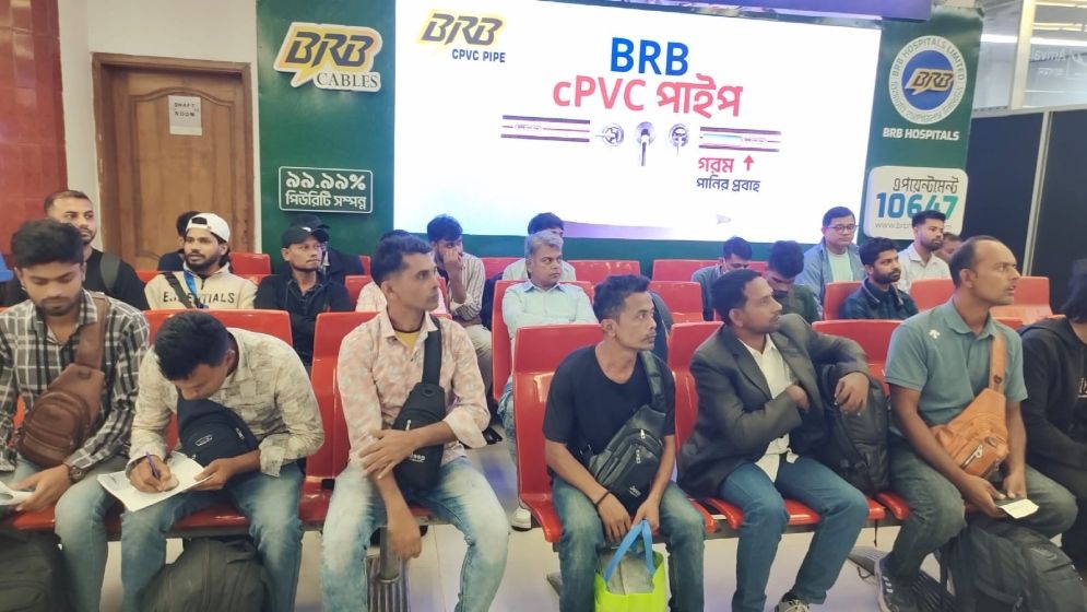 কম্বোডিয়ার স্ক্যাম কম্পাউন্ড থেকে ফিরলেন ৩৮ বাংলাদেশি