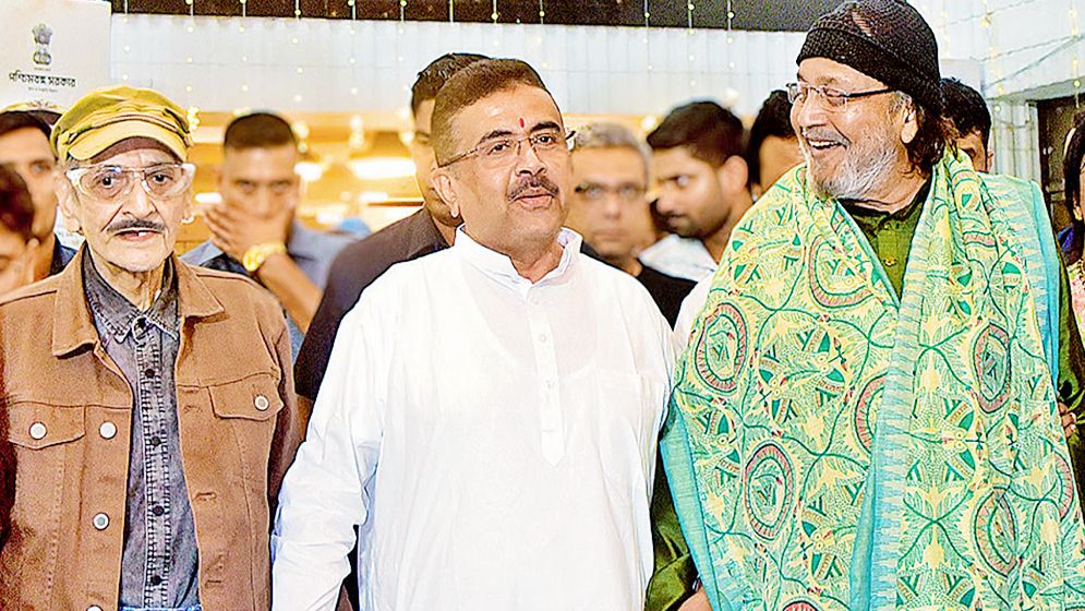 পশ্চিমবঙ্গে শুটিংয়ে এলে ভর্তুকির প্রস্তাব মিঠুনের, যা বললেন শুভেন্দু