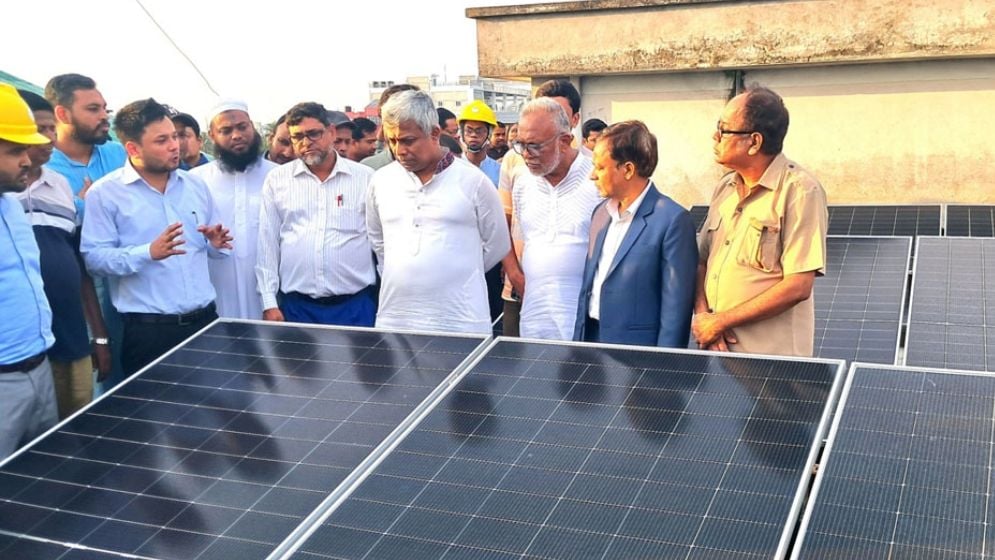 সরকার সোলার প্যানেল থেকে ১০ হাজার মেগাওয়াট বিদ্যুৎ উৎপাদন করতে চায়: প্রতিমন্ত্রী