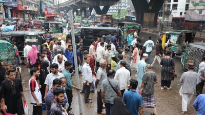 ভাড়া বৃদ্ধির দাবিতে বাস বন্ধ, চট্টগ্রামে যাত্রীদের দুর্ভোগ