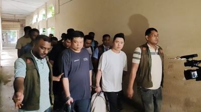 কক্সবাজারে দুই হাজার আইফোনসহ ৬ চীনা নাগরিক গ্রেফতার