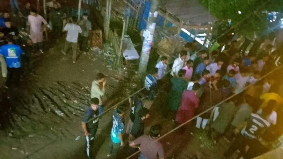 ছিটকিনি আটকানো নিয়ে ববিতে দুই বিভাগের শিক্ষার্থীদের উত্তেজনা