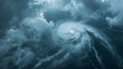 ঘূর্ণিঝড়ের আভাস