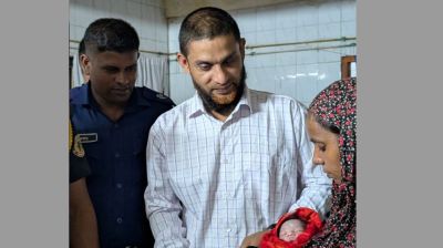 অ্যাম্বুলেন্সেই পুত্রসন্তানের জন্ম দিলেন নারী হাজতি