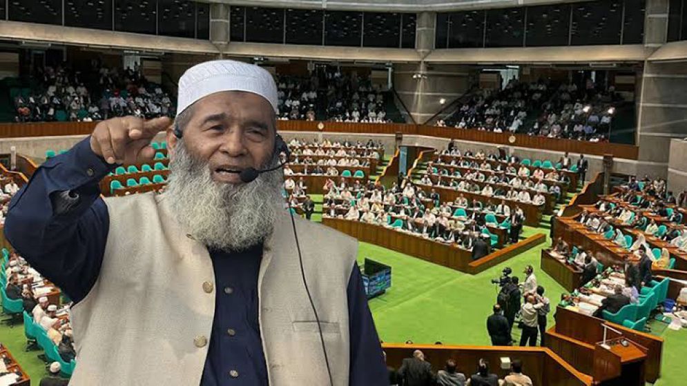 ‘সন্ত্রাসী পরিবেশে’ কাজ করা অসম্ভব: এমপি মুজিবুর