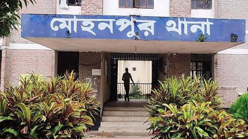 দলীয় অনুষ্ঠানের অতিথি আসনে ওসি!