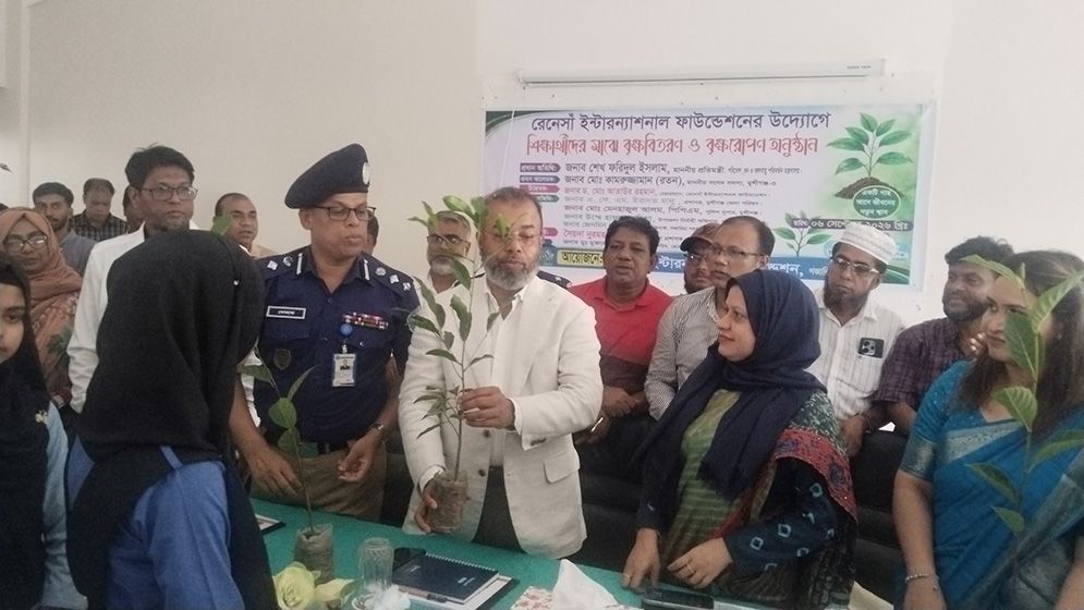 জলবায়ু বিপর্যয় মোকাবিলায় বনায়নের বিকল্প নেই: প্রতিমন্ত্রী শেখ ফরিদুল