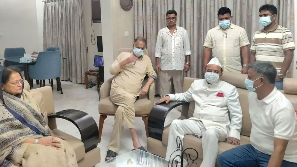 অসুস্থ জ্বালানি মন্ত্রীকে দেখতে গেলেন গয়েশ্বর রায়