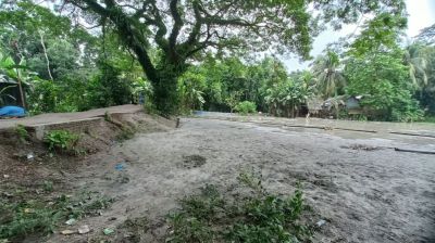 সরকারি বিদ্যালয়ের পুকুর ভরাটের অভিযোগ চেয়ারম্যানের বিরুদ্ধে
