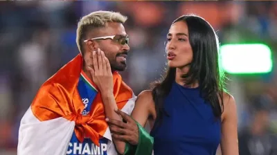 এবার মাহিকাকে রেখে আমিশার প্রেমে হাবুডুবু পান্ডিয়া