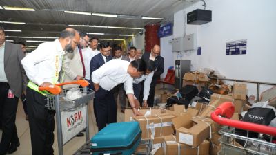 শাহজালালে আকস্মিক পরিদর্শনে বিমানমন্ত্রী, ব্যাগেজ হ্যান্ডলিংয়ে সময় কমানোর নির্দেশ