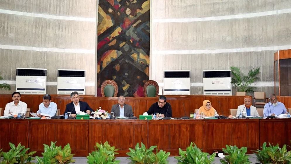 স্বচ্ছ প্রশাসন গড়তে কাজ করছে সরকার