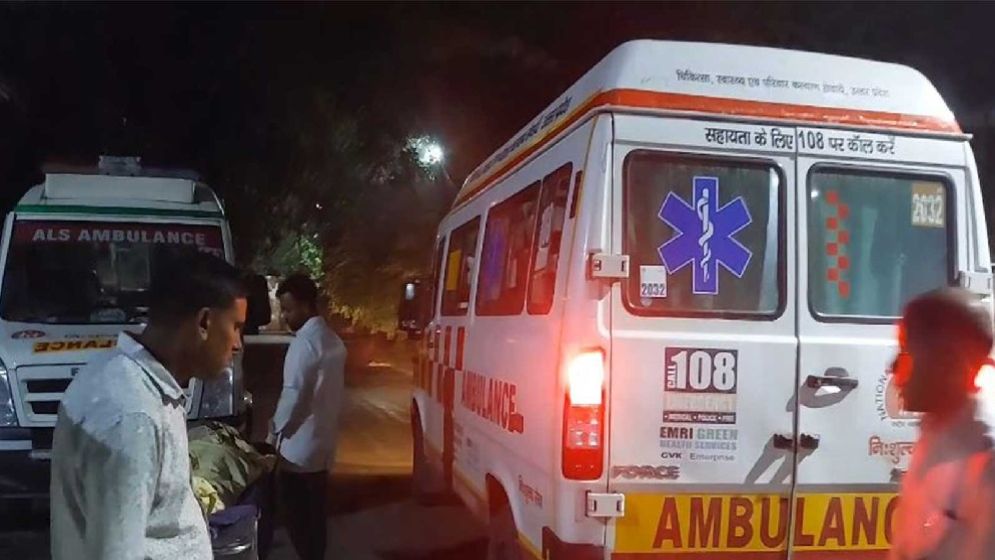 ভারতে তীর্থযাত্রীবাহী গাড়ি উল্টে নিহত ১২