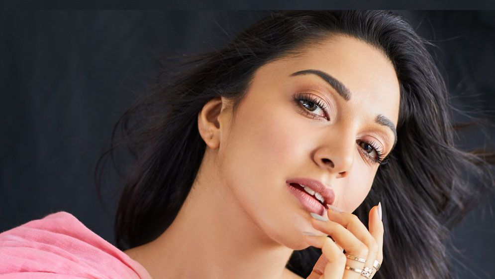 উজ্জ্বল ত্বকের রহস্য জানালেন কিয়ারা