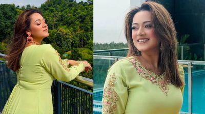 কক্সবাজারে অবকাশযাপনে ফুরফুরে মেজাজে দীঘি