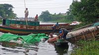 তিতাসে ডুবল দেড় কোটি টাকার পণ্যবোঝাই নৌকা