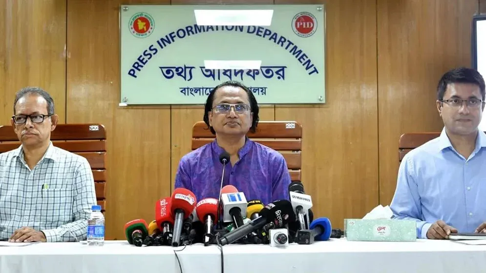 শেখ হাসিনার মৃত্যুদণ্ড অপেক্ষা করছে: তথ্য উপদেষ্টা