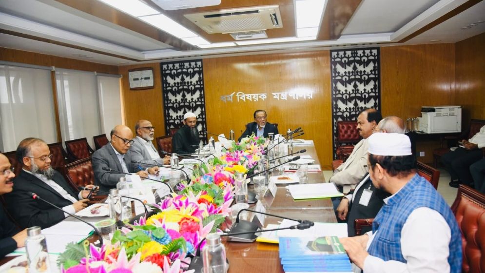 ফুলগাজীর ২৭০ ইমাম-মুয়াজ্জিন-খাদেম ও ১০ পুরোহিতকে সম্মানী দেবেন প্রধানমন্ত্রী