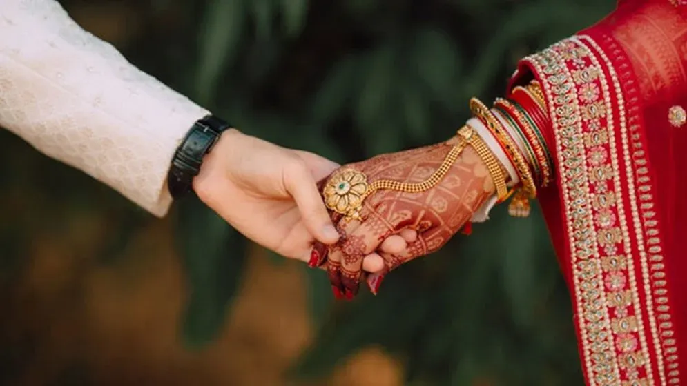বিয়ে করতে যাচ্ছেন? হ্যাঁ বলার আগে একে অপরকে করুন এই ৫ প্রশ্ন