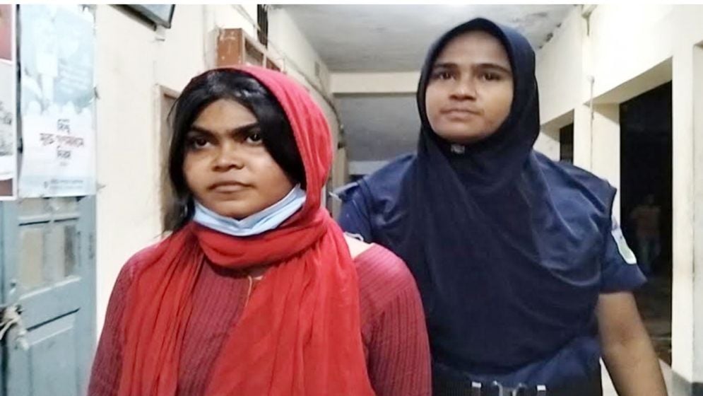ফ্যামিলি কার্ডের আশ্বাসে প্রতারণার অভিযোগ, এনসিপি নেত্রী গ্রেফতার