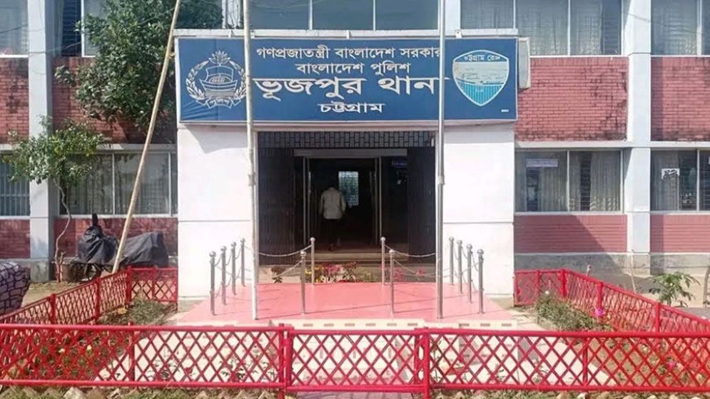 বাবার ট্রাক্টরের চাকায় পিষ্ট শিশুসন্তান