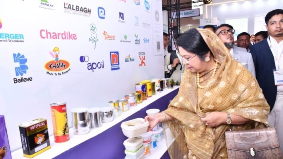 খাদ্যনিরাপত্তা নিশ্চিত করতে সরকার প্রতিশ্রুতিবদ্ধ: খাদ্যমন্ত্রী