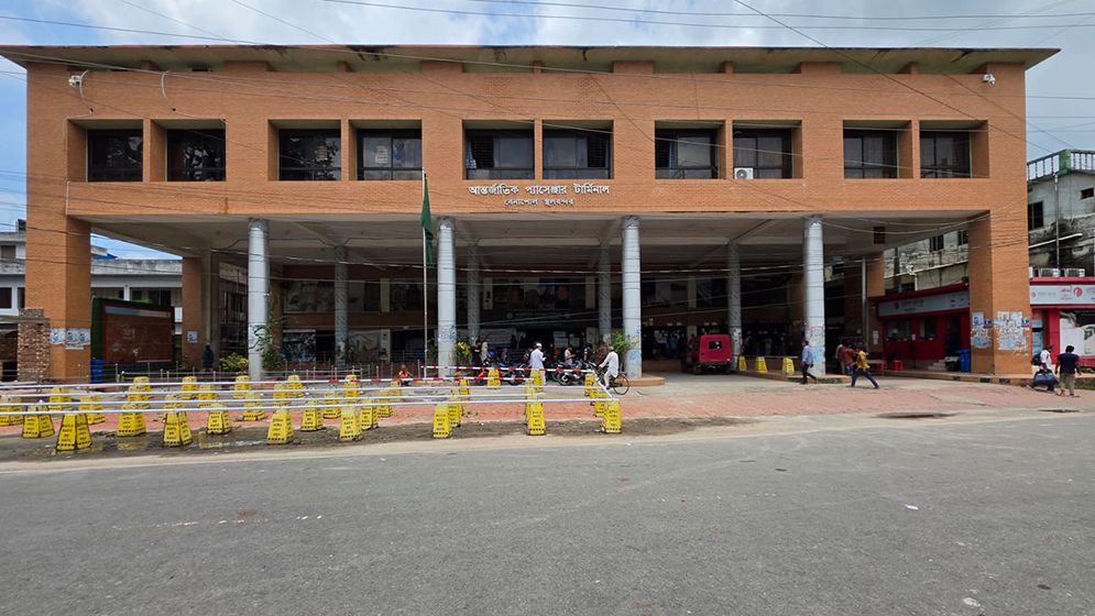 বেনাপোল বন্দরের সহকারী পরিচালক কাজী রতন বরখাস্ত
