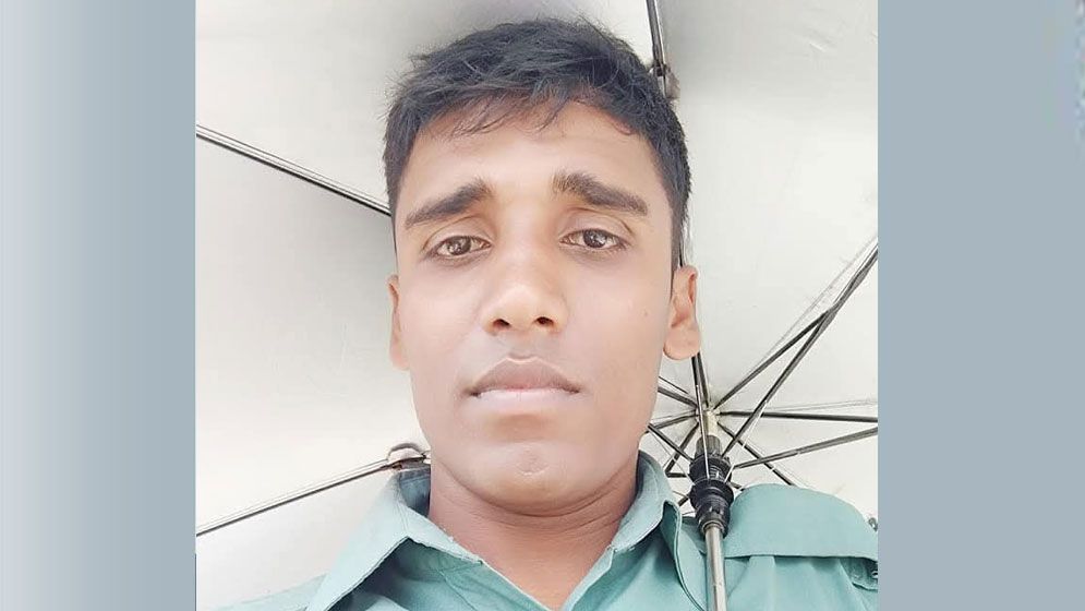 কোটি টাকার স্বর্ণ ছিনতাইয়ের অভিযোগে কনস্টেবল জাকির ক্লোজড
