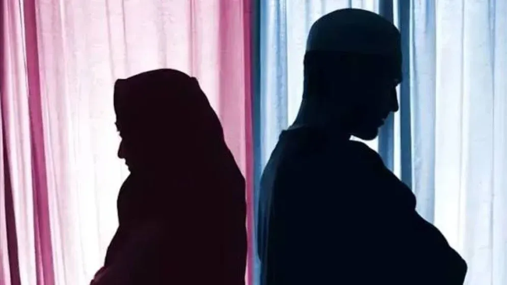 ‘তুমি ঘর থেকে বের হলে তালাক’—স্ত্রী এমন শর্ত ভঙ্গ করলে কি কার্যকর হবে?