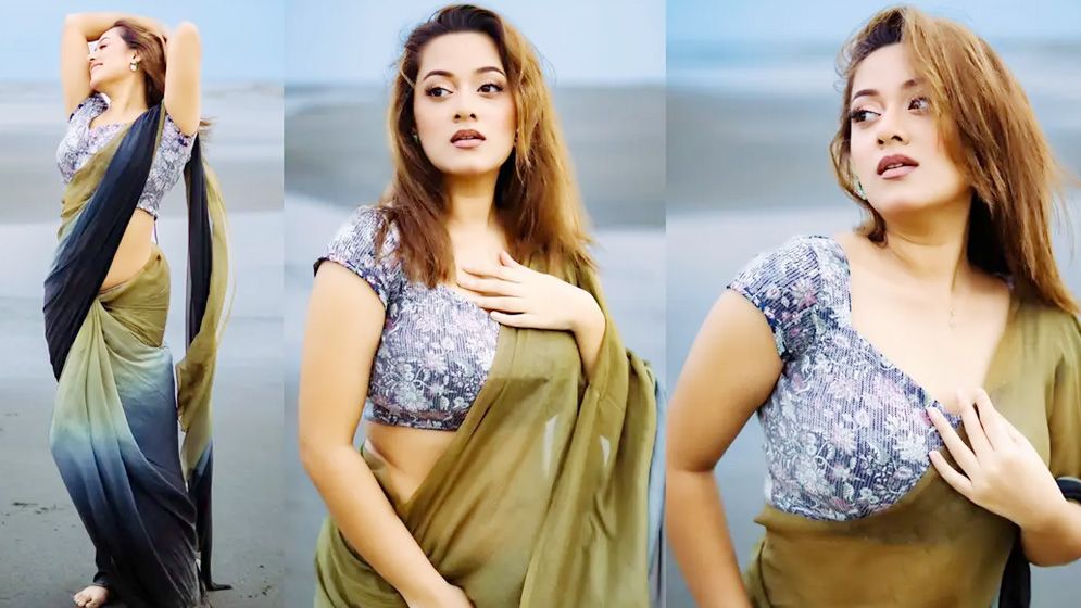 সমুদ্রতীরে শাড়িতে মোহনীয় দীঘি, দুই শব্দের ক্যাপশনে কী বোঝালেন?