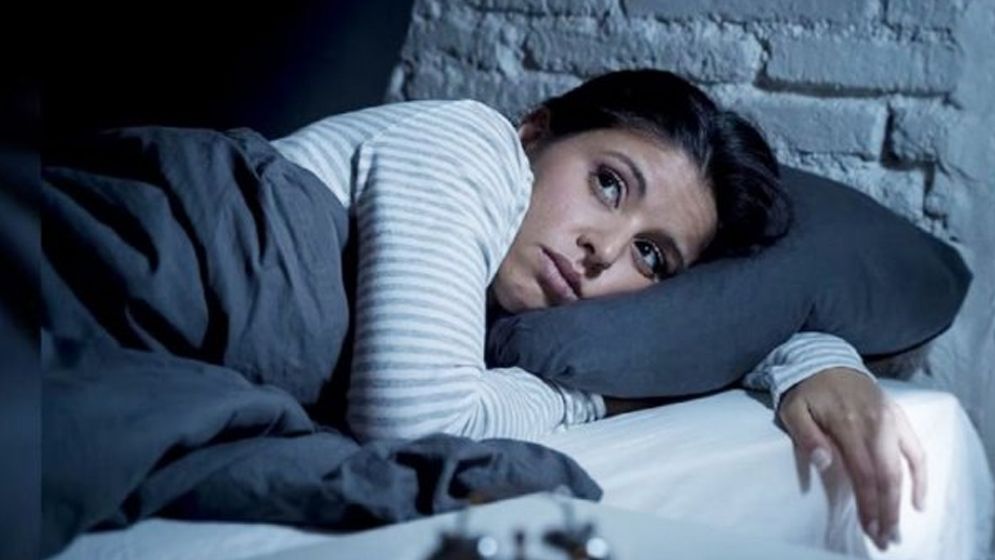 রাতে ঘুমের সমস্যা? জানুন সমাধানের ৩ উপায়