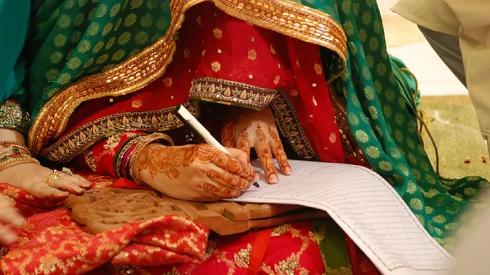 বিদেশ যাওয়ার জন্য ‘চুক্তিতে বিয়ে’, ইসলামে কি জায়েজ?