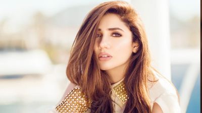 বিশেষ ছবি দিয়ে সুখবর দিলেন মাহিরা খান