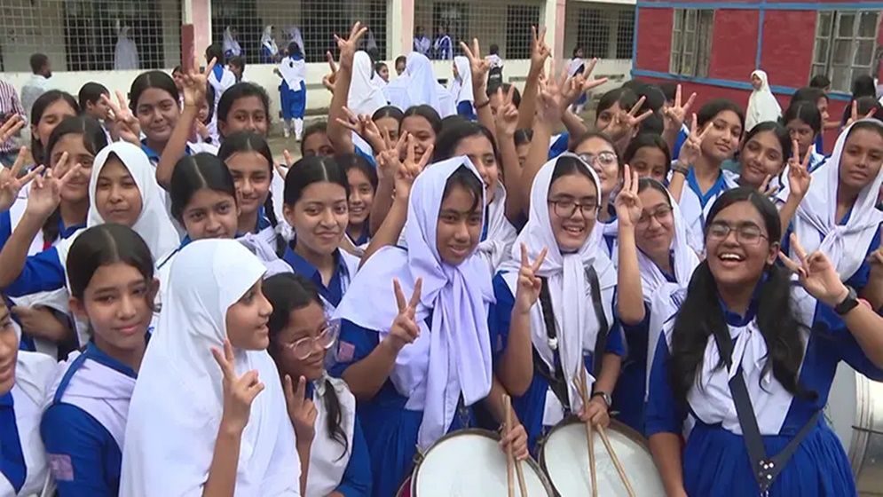বরিশালে বহু শিক্ষার্থীর অজান্তেই একাদশে ভর্তির আবেদন