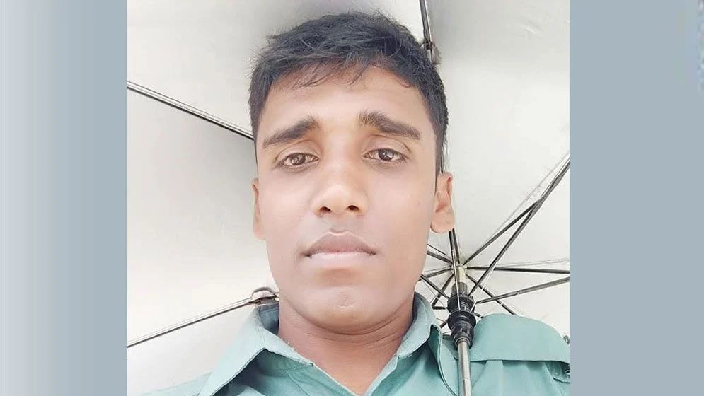 কোটি টাকার স্বর্ণ ছিনতাই করে দুই স্বর্ণকারকে ফোন দেন পুলিশ সদস্য জাকির