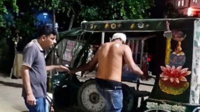 পুলিশকে পাথর মেরে আসামি ছিনতাই