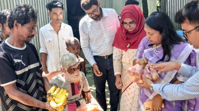 শেরপুরে সেই বৃদ্ধ দম্পতির চিকিৎসার দায়িত্ব নিলেন ডিসি