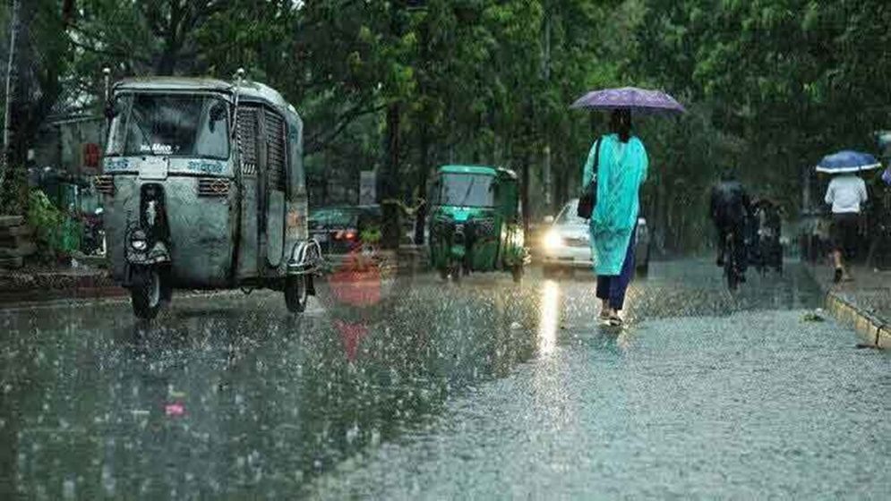 ভ্যাপসা গরমের মধ্যে বৃষ্টি নিয়ে যে বার্তা দিল আবহাওয়া অফিস