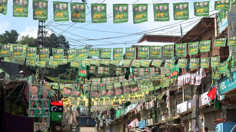 মোবাইল ডাটা ও ব্রডব্যান্ড সেবা বন্ধ: বিপর্যস্ত পাকিস্তান-শাসিত কাশ্মীর!