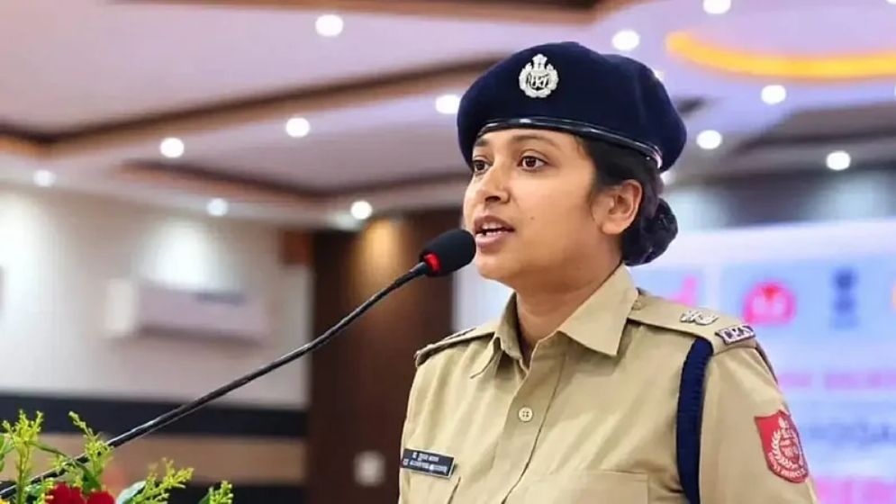 ‘আসসালামু আলাইকুম’ ও ‘ইনশাআল্লাহ’ বলায় ভারতে নারী পুলিশ কর্মকর্তাকে বদলি
