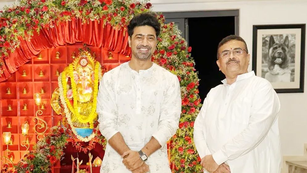 মমতার একসময়ের ঘনিষ্ঠ দেবের বাড়িতে শুভেন্দু অধিকারী