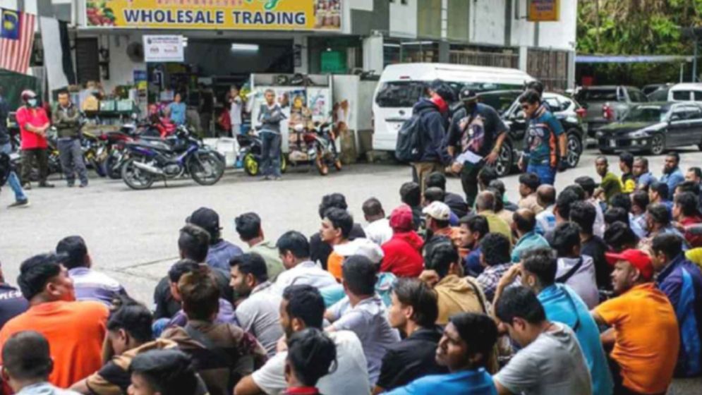 মালয়েশিয়ায় দুই অভিযানে ১৭৪ বাংলাদেশিসহ ৩৩৭ অভিবাসী আটক