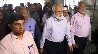 অগ্নিকাণ্ডের পর মমেক পরিদর্শনে ত্রাণ প্রতিমন্ত্রী, তদন্ত কমিটি পুনর্গঠন