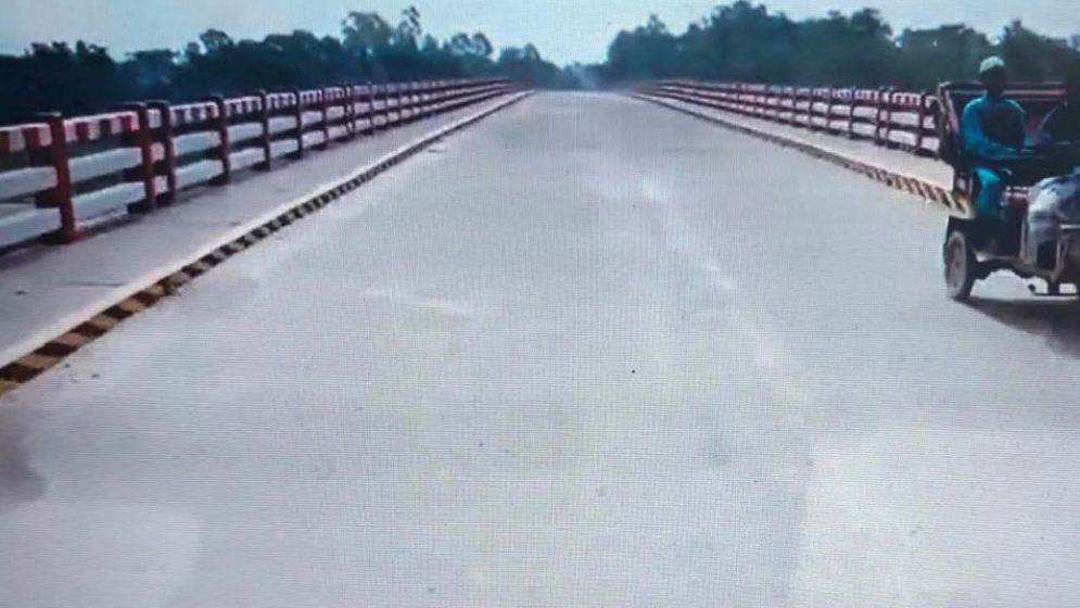 তথ্য প্রতিমন্ত্রীর হস্তক্ষেপে বালিপাড়া ব্রিজের টোল আদায় বন্ধ