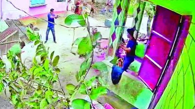 পেশাদার সন্ত্রাসীরা নিয়ন্ত্রণহীন